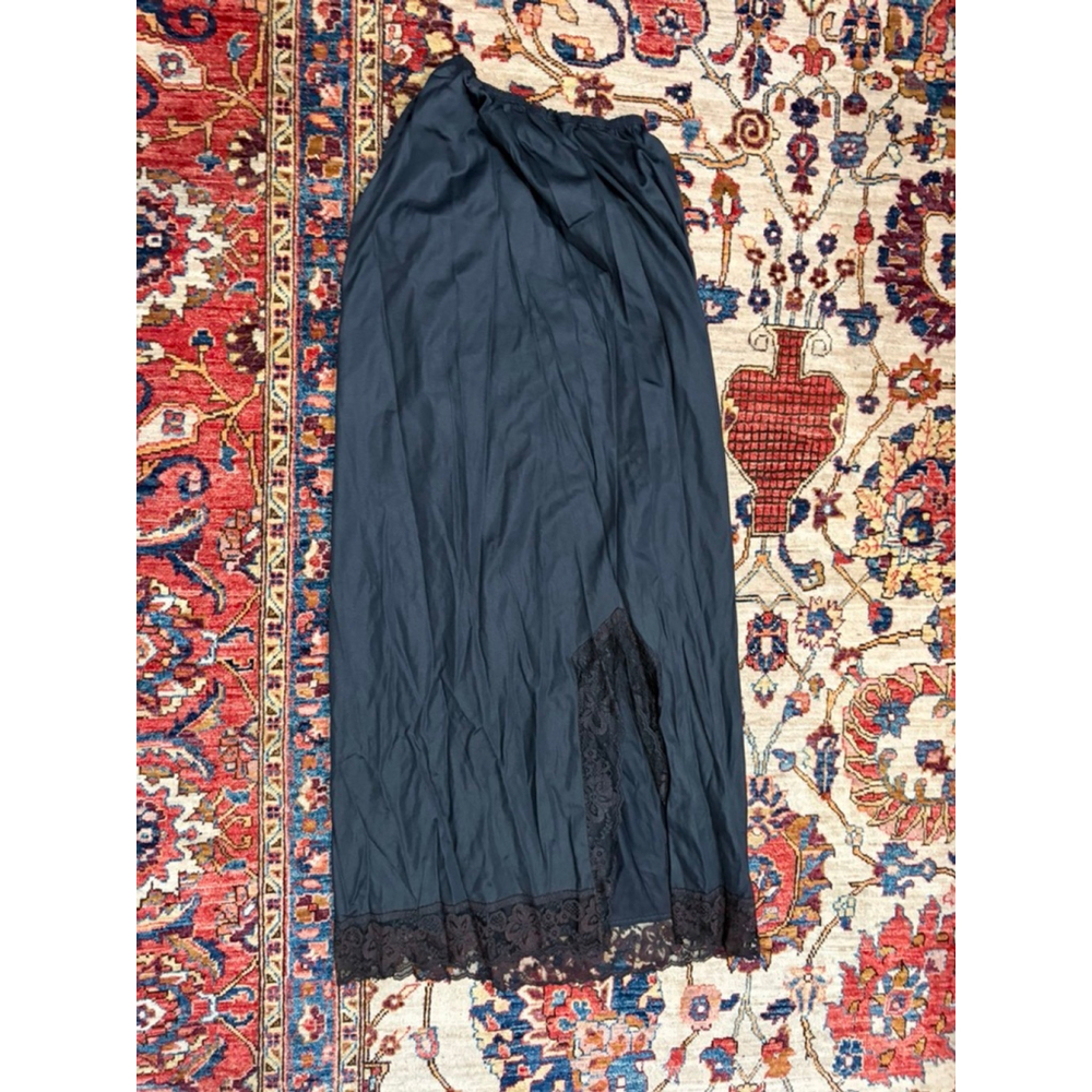 Vintage Vanity Fair Half Slip Skirt Black Nylon Lace Hem Women’s S/M 24-26